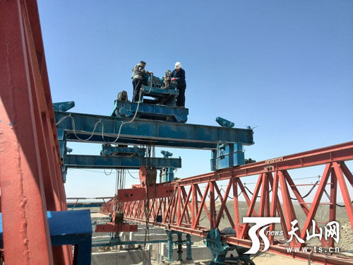 新疆特检院检验重大项目起重机械 确保工程顺