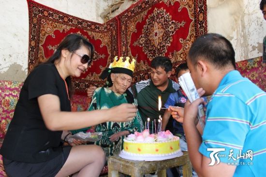 新疆疏勒县:世界最长寿老人迎来128岁生日