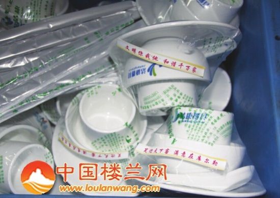 库尔勒:消毒餐具张贴文明标语