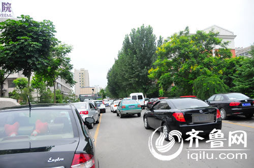 淄博莲池妇婴医院再遭质疑:划停车位影响居民