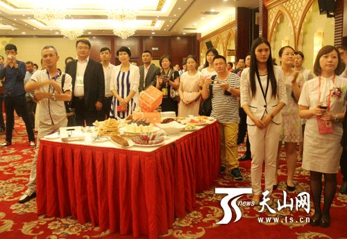 第四届亚欧博览会境外采购商及参展商招待会在乌鲁木齐举行