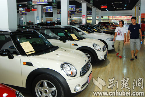 如法炮制 江城二手车市场难觅创新身影_新浪