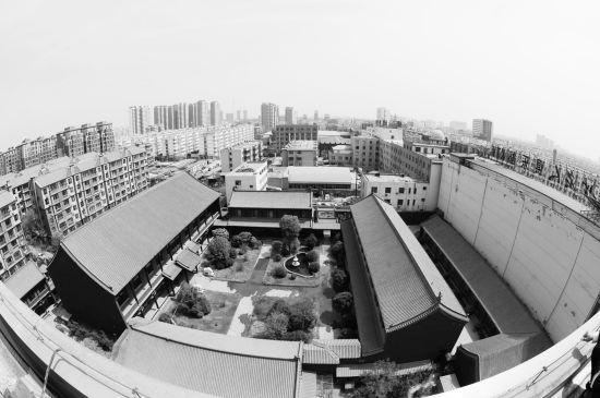 　　媒体报道的原解放军总后勤部副部长谷俊山在河南濮阳的豪宅 资料图/CFP