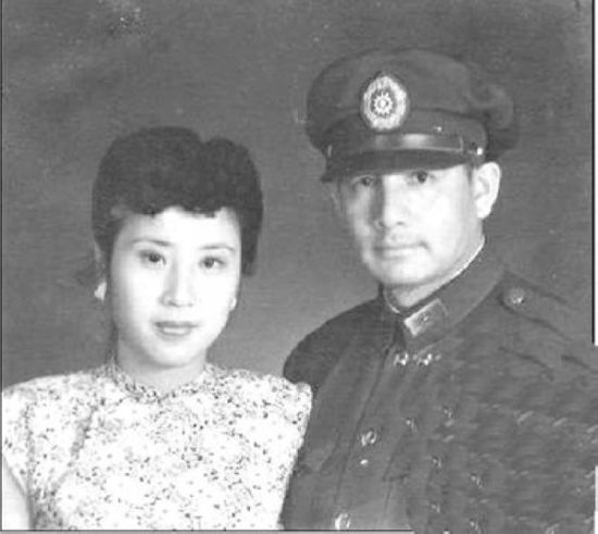 帅气逼人：抗日名将张灵甫罕见旧照