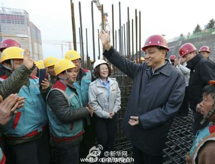 李克强长春考察叮嘱企业按时给农民工发工资|