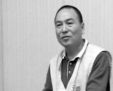公司经理建豪华影城贪污被判无期