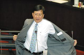刘兆玄穿脱西装问题引爆国民党内讧(组图)