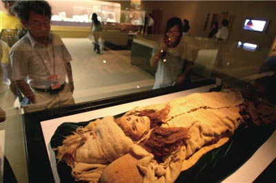 首都博物馆展出3具西域千年干尸(组图)