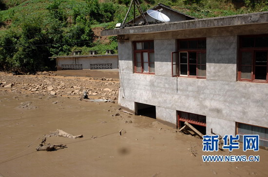 陕西南部水灾已致37人死亡97人失踪(图)