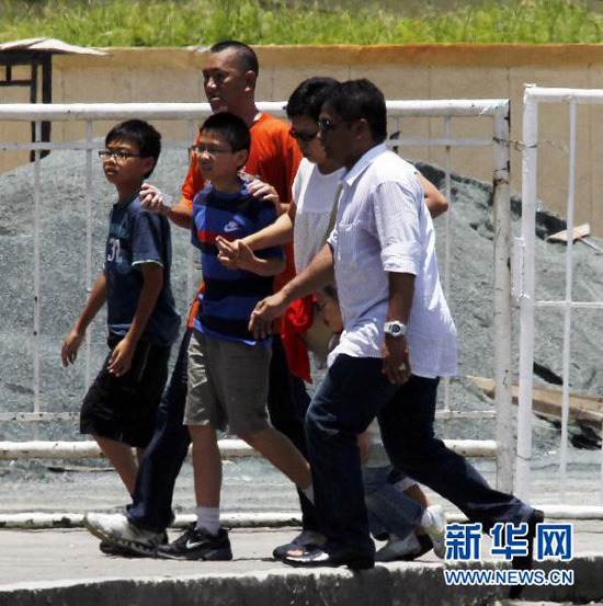 CCTV 英文台现场直播 菲律宾警方强攻被劫持