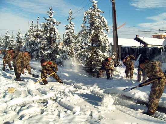 图文:黑龙江漠河县降下暴雪