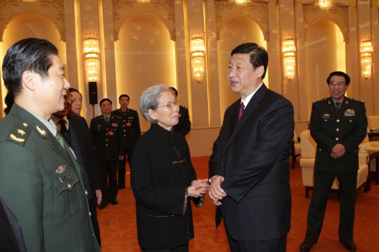 习近平出席座谈会。新华社记者 李刚 摄