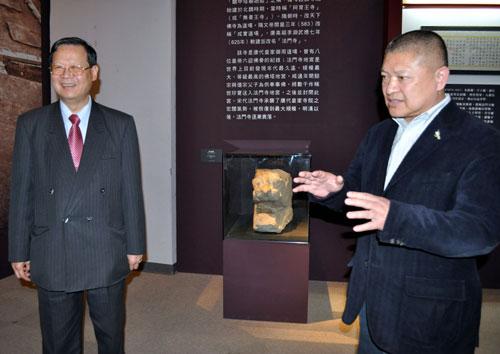 汪道涵之子追随父亲脚步访台 推动两岸交流(图