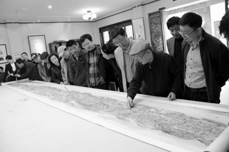 18米乐山版"清明上河图"画了500多个人物