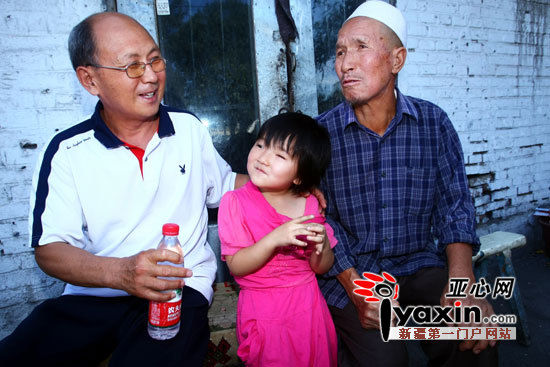 新疆乌鲁木齐市六旬夫妇常年低价租门面资助3