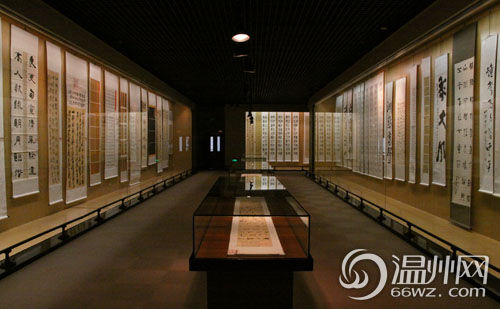 组图:温州·台州书法展 171位名家作品亮相