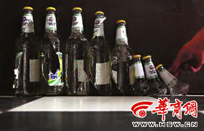 一夜间近200瓶果啤爆瓶(图)