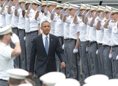 奥巴马出席西点军校毕业典礼 72亚裔学生在列(图)