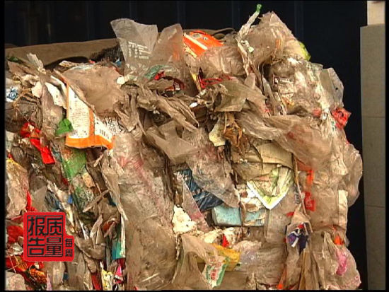 限塑令实行3年追踪:工厂用回收料制超薄塑料袋