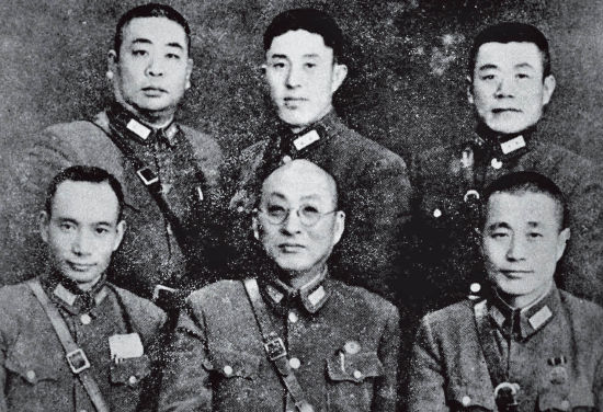 中国高级将领,前排右为杜聿明