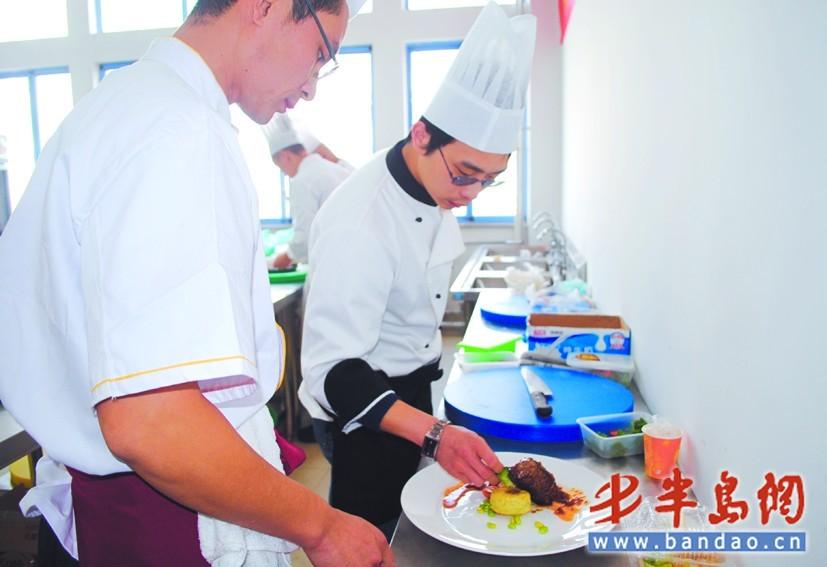 青岛有近3000西式烹调师 很多人不了解西餐文