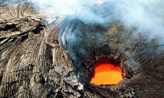 日本富士山有喷发迹象 盘点火山爆发的奇观