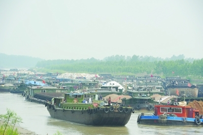运河楚州段:水太浅,堵船3公里