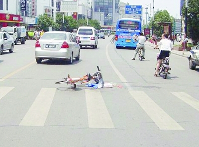 逆行自行车撞死过街老妪