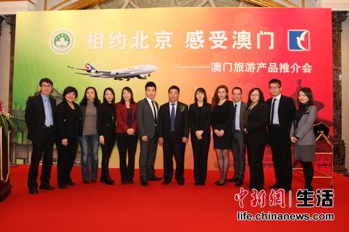 �������β�Ʒ�ƽ���ڱ������У���ͼ��