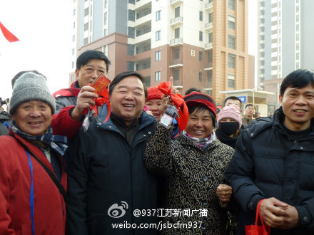 南京首批保障房今天交付 季建业为住房发放新