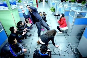 那些电话卖保险的人