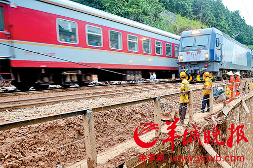 京广线北上列车基本恢复正常抢通路段仍限速通行