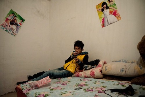 <em>富士康</em>女工<em>兼职</em>从事色情业:后悔没早做这个|富