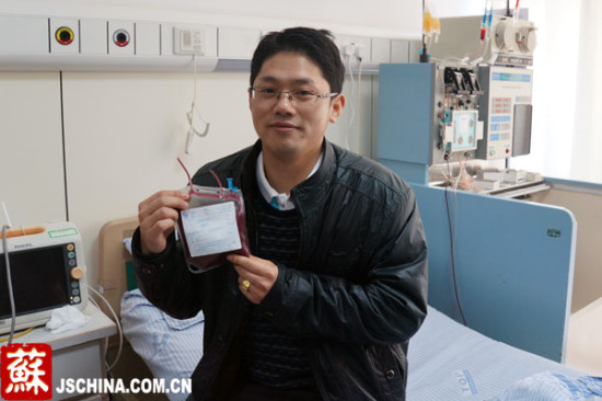 男女考比姿势3d人图片_杨钰莹人比花还娇_兄弟两人的收入比是