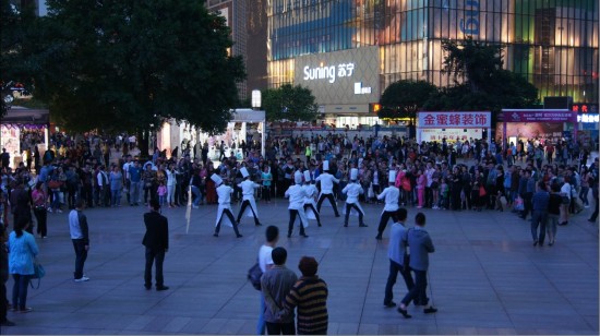 阿利与艾德犇法式铁板:舞蹈传递美食正能量