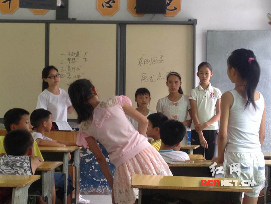 长沙医学院梦圆青春团队赴青腰完小三下乡活动