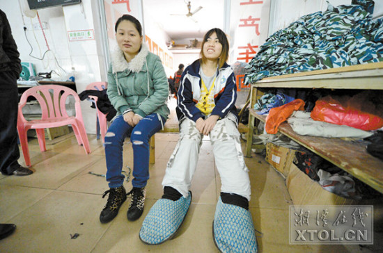永州女子脚长40厘米冬夏只穿一双自制鞋