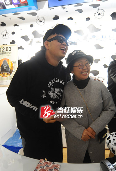 杜海涛变杜董 衣食住行外还要开传媒公司(图)