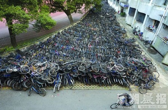 长沙高校废弃自行车堆积如山如何处理成难题(图)