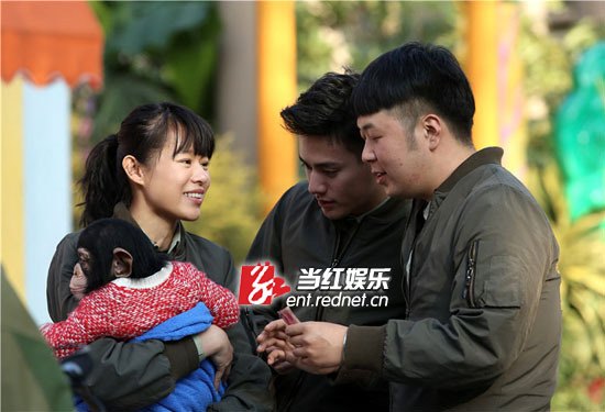 李宇春做饭拿手很娇羞 倪妮与狮子独处面不改