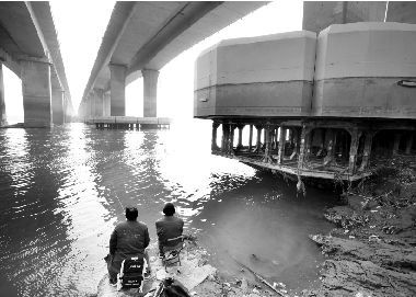冬季鄱阳湖变身苍茫大草原