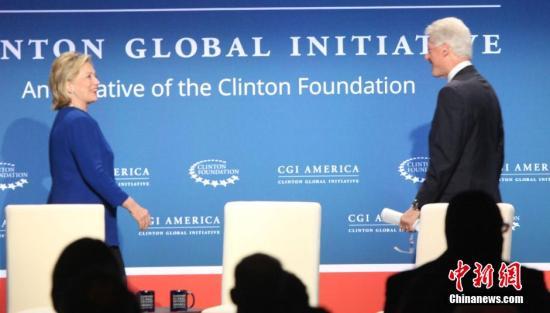 克林顿承认基金会收过外国捐款 均用于慈善项