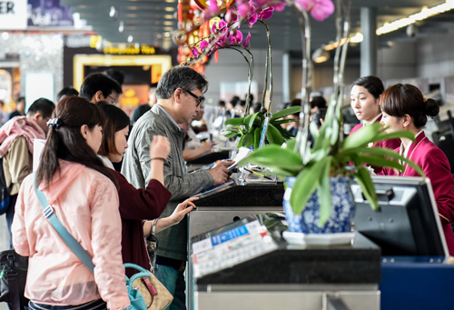 外媒:中国人海外疯狂购物 本土品牌开始自省