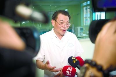 新媒:陈光标承认冰桶挑战造假 兑50度热水