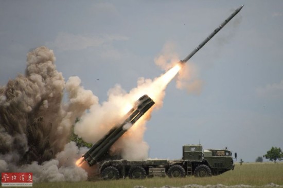 简氏称解放军新火箭炮堪比导弹:射程超300公里