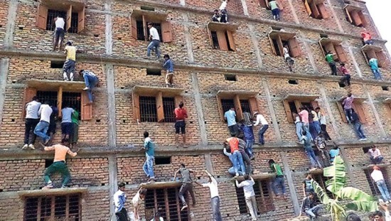 外媒:印度考试作弊成风 学生除了作弊别无选择