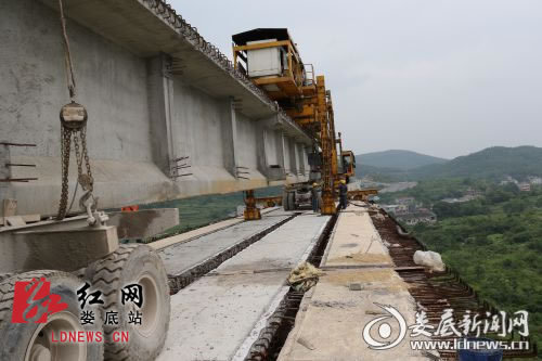 娄邵铁路桥梁工程全线架通“一小时经济圈”年底将实现