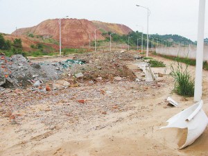 南宁建筑垃圾存灰色利益链消纳场仍在选址中