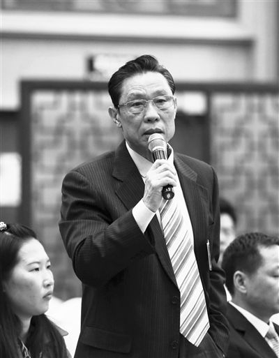 昨日，广东团开放，钟南山回答提问。新京报记者 韩萌 摄