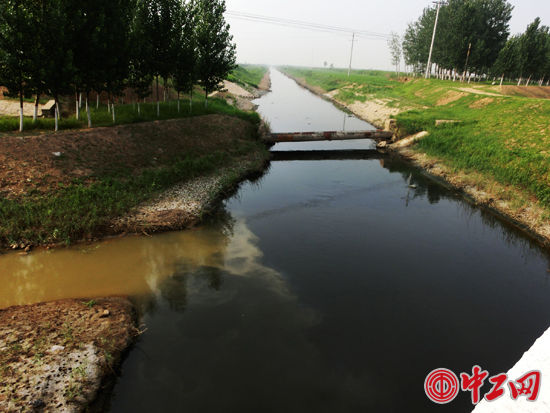 秦台河全长33.3公里，源起滨州市滨城区李口村，止于滨北办事处坡杜村入潮河后入海，现在因为污染已成酱油河。